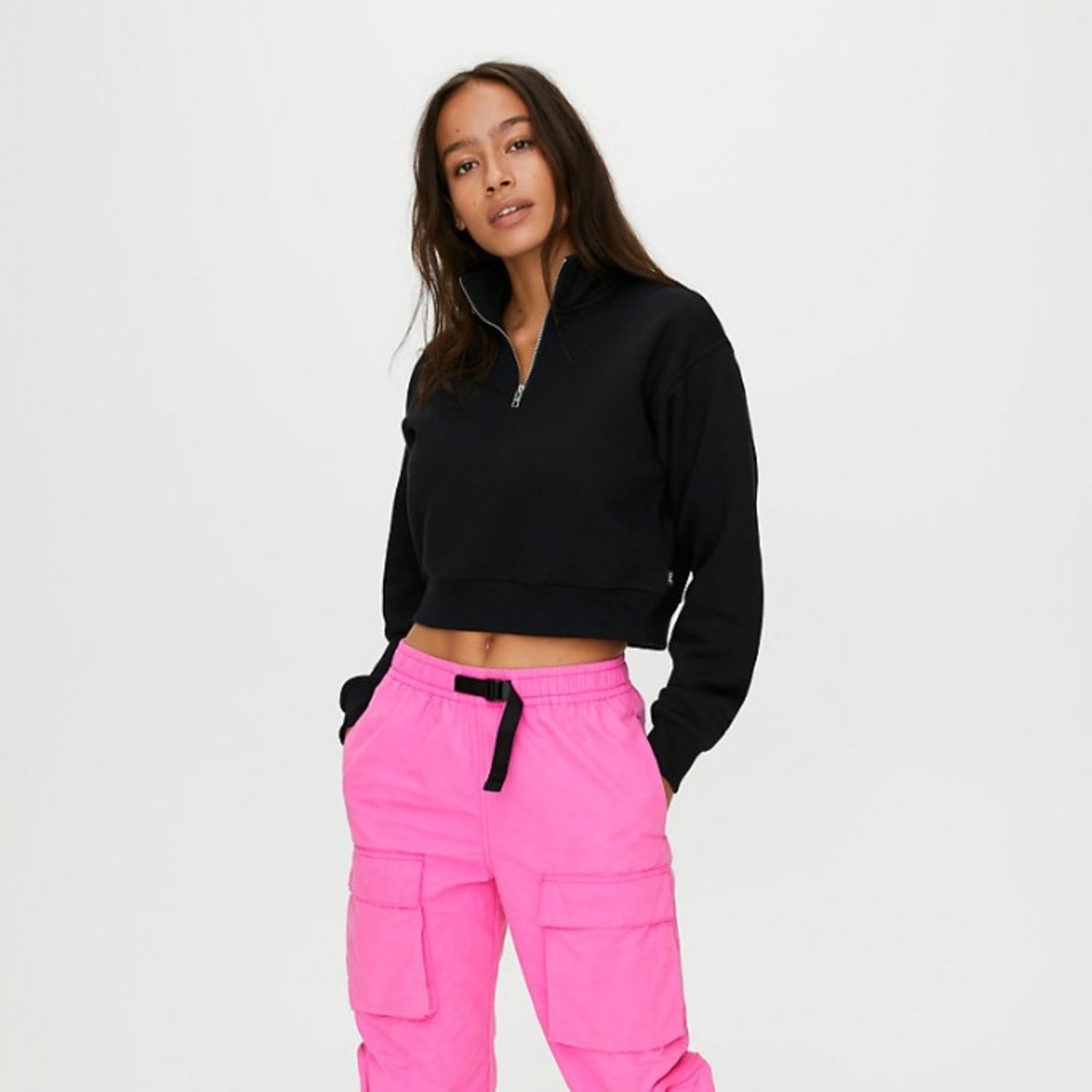 Perfect 1/4 Zip Sweatshirt in Black. Size M